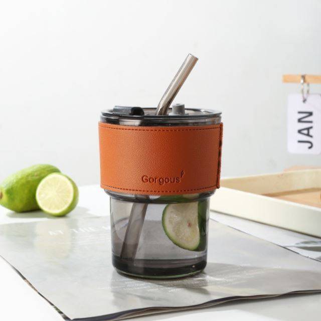 A cup + straw