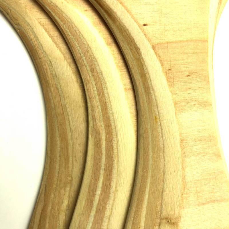 Handmade polishing the rotary dart flying the wooden super -dazzling flying disk outdoor sports wooden three -leaf V -line back force
