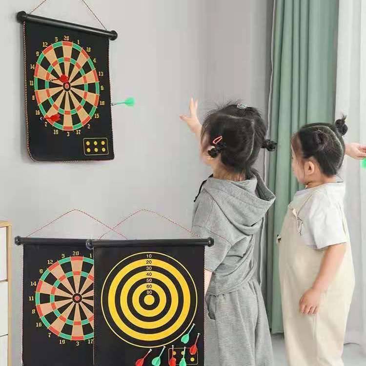 Tenders for a magnetic home with a child-to-child toy toy-safe magnet darts