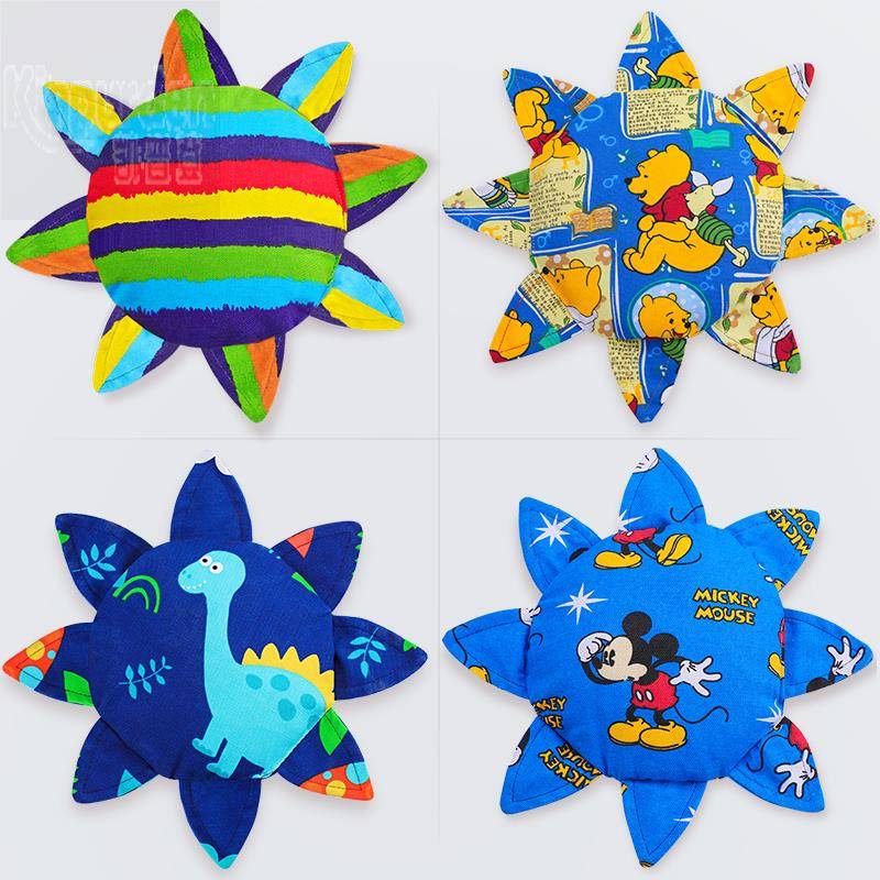 Three sets of bullet-rings of hand-carrying flounders with the tails of a flounder