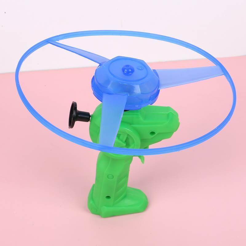 Children's fighting light -up pull rope Flying saucer night market stall supply sources toys outdoor square flash flying sky pull line flying tray