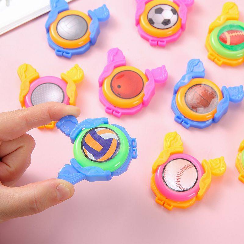 Five mini flying saucers