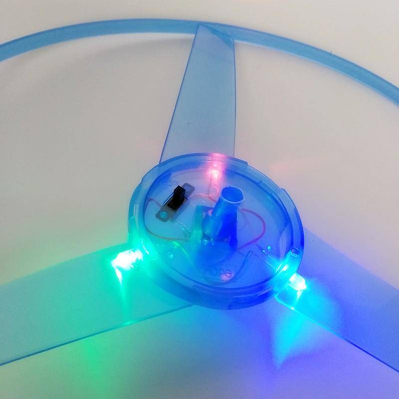Large pull -line light -up flying saucer handle colorful night light flying disk outdoor parent -child toy ground hot selling supply sources