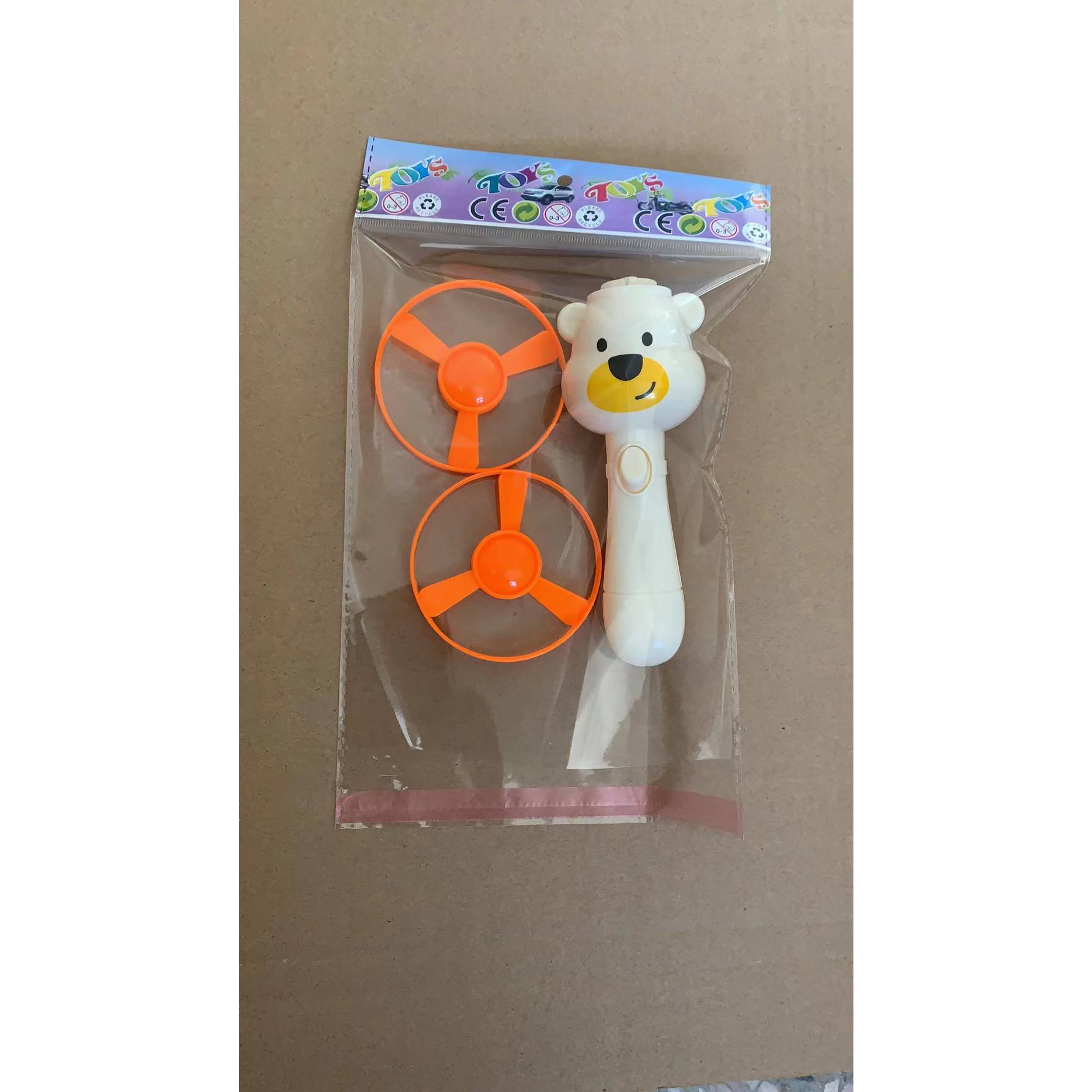 BEAR STICK + 2 FLYING DISK (OPP)