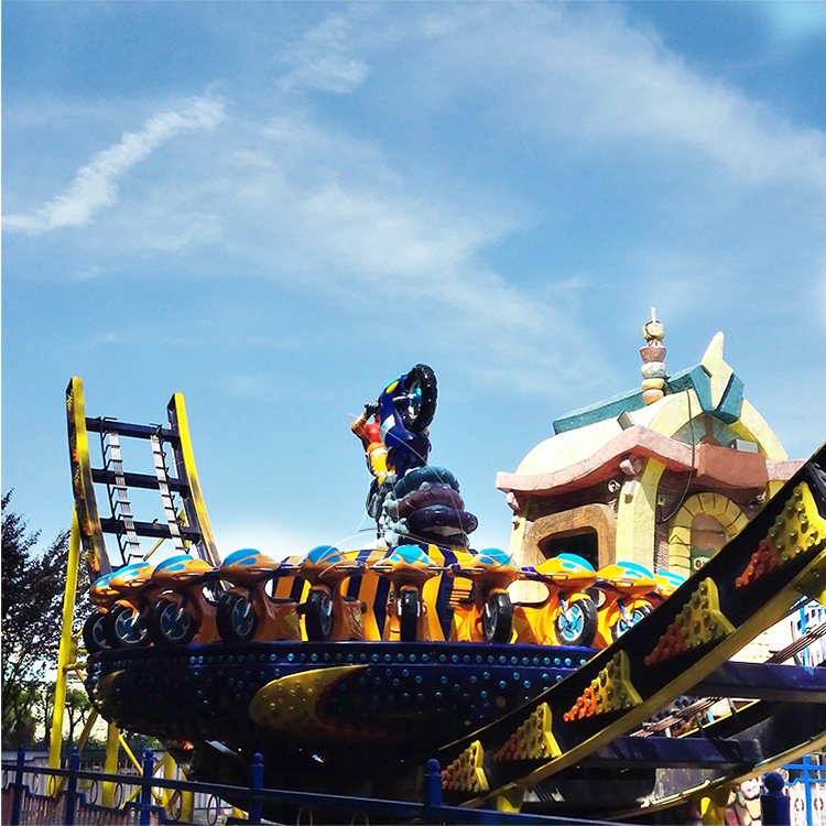 Extreme Attractions Park Flying UFO Disk Frisbee on Track Mega Disco Ride