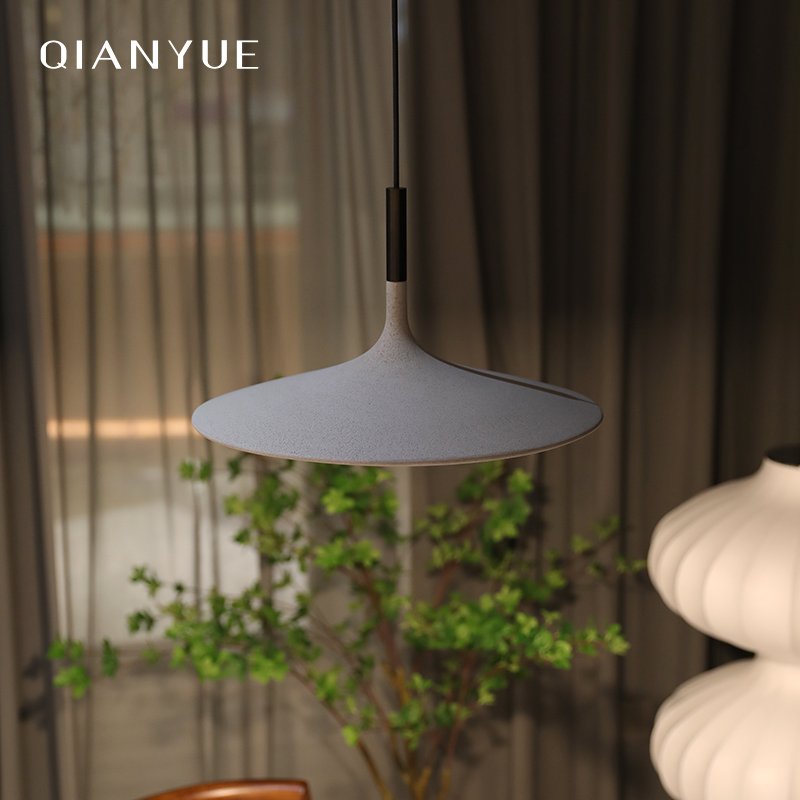 Wabi-sabi style designer restaurant frisbee chandelier cement Nordic creative study dining table straw hat chandelier