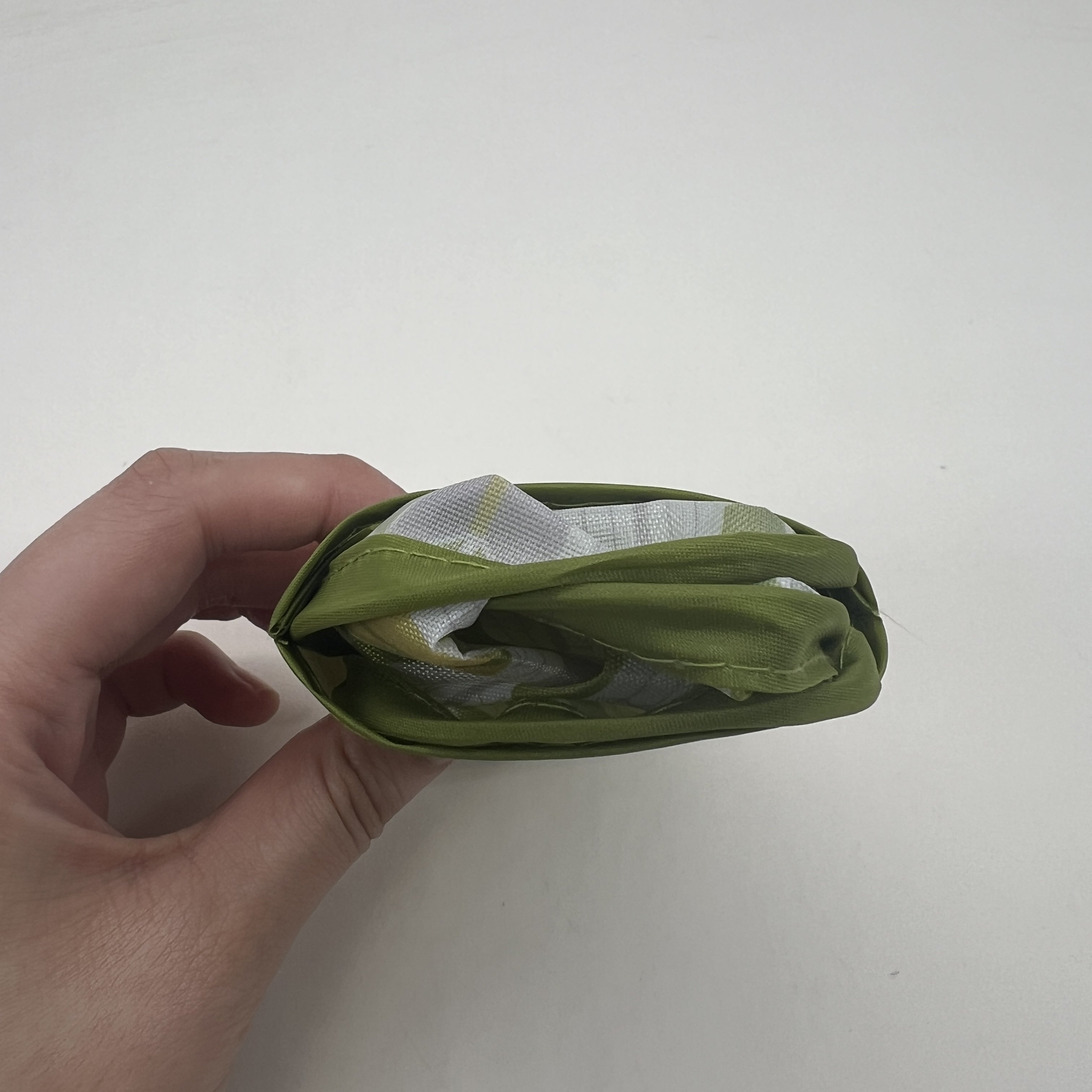 Custom Collapsible Frisbeed Foldable Flying Handheld Fan Fold Up Nylon Flyer Folding Disc With Pouch