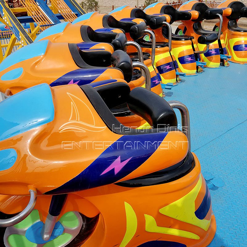 Theme park adults thrill rides flying UFO / flying turntable attractions