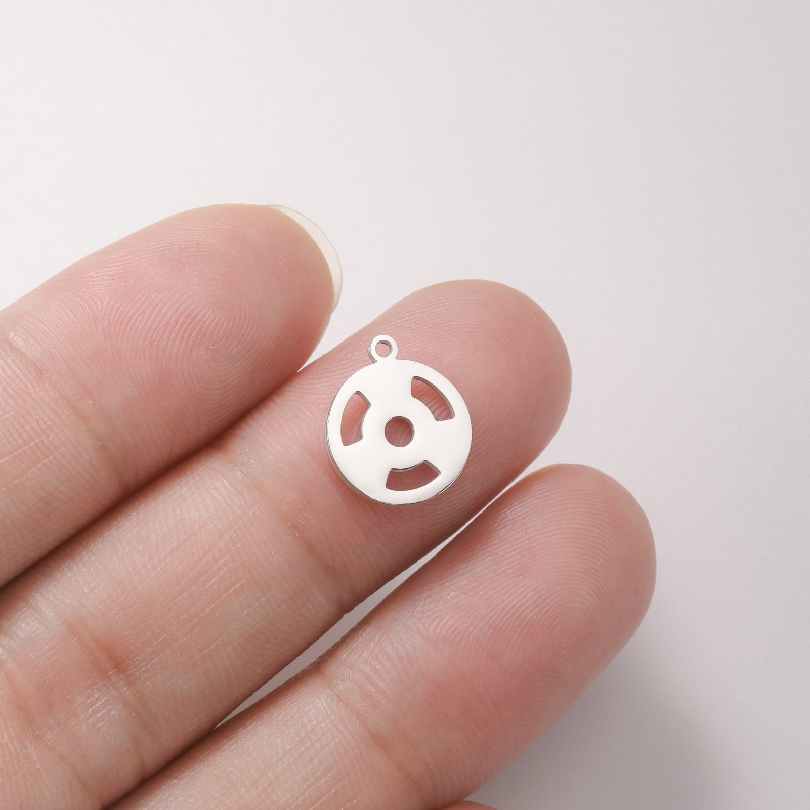Wholesale Mini Stainless Steel Disc Charm Gold Plated Hollow Out Frisbee Pendant Accessories For Necklace Bracelet