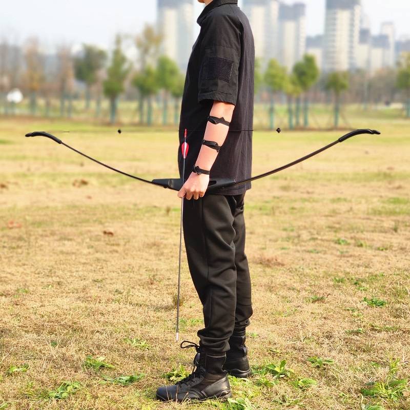 Professional competitive teenager anti -curved bow and arrow shooting motion composite bow outdoor arrow gun set high -precision weapon