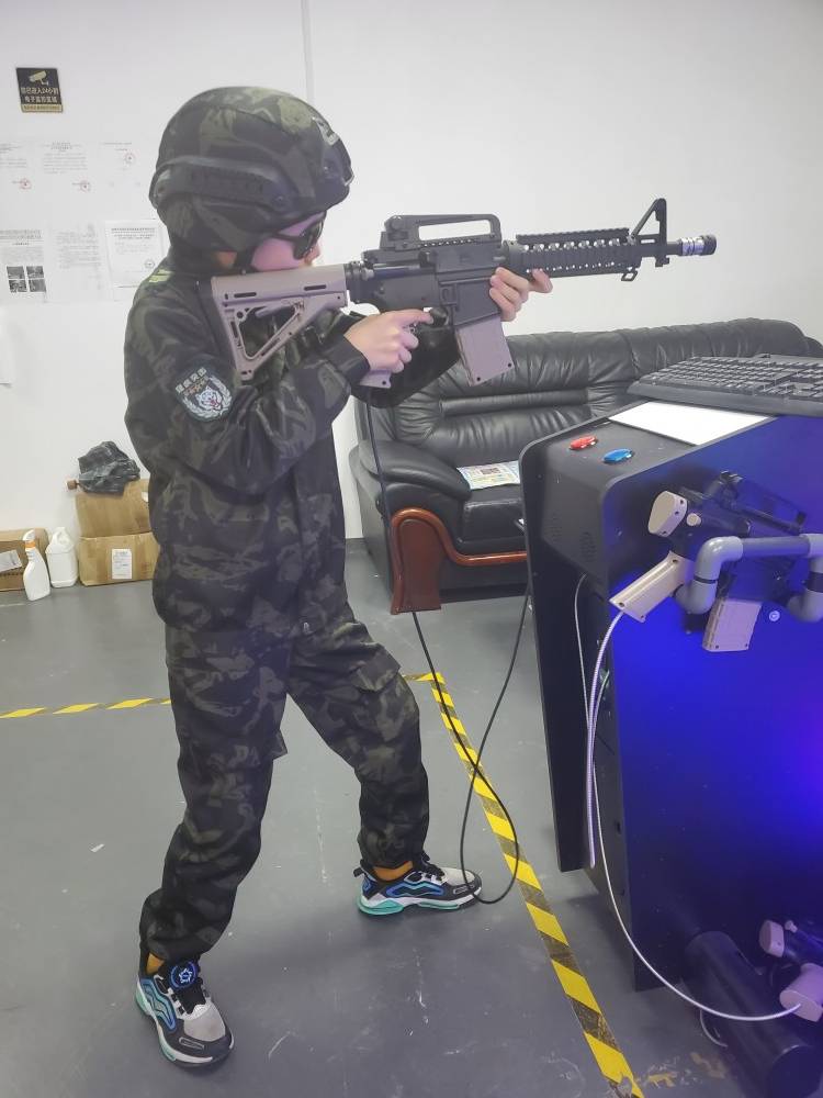 Factory direct selling computer game light guns, game light gun body sensor light gun street machine game light guns, air flying rat