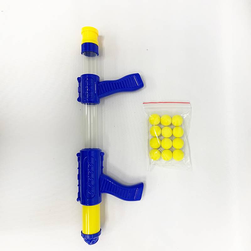 Children hitting my duck shooting toy simulation gun soft bomb air power gun launcher Little boy plastic bullet grab