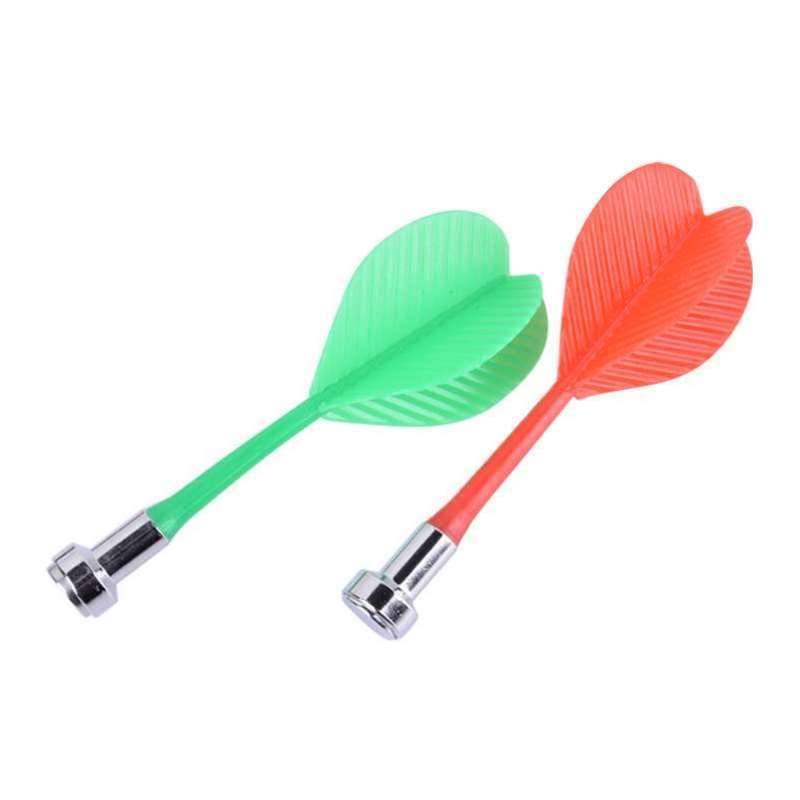 Darts with their own magnetic head safety-shooting gamers using magnet-sucking softer and thicker bid-bulking