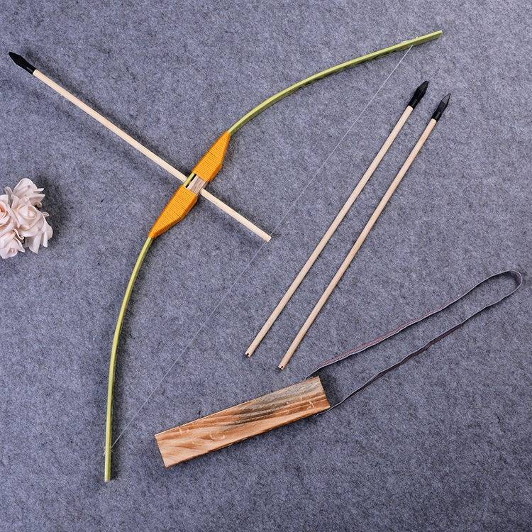 Scenic area hot -selling outdoor shooting children's toys wooden bow and arrow simulation traditional nostalgic wooden soft rubber bow and arrow model