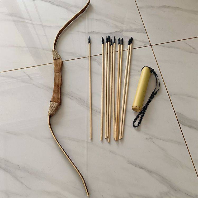 Bow and arrow children's toys shooting and shooting props anti -curved bowwood traditional bow suits to shoot black bow student version