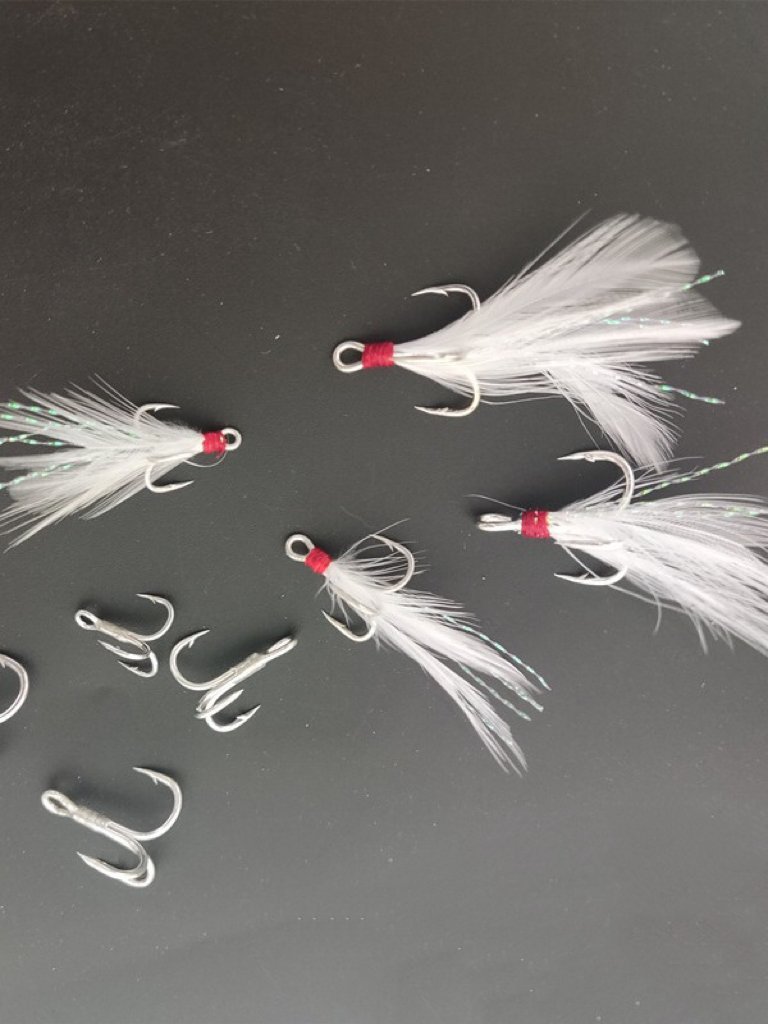 Customized Luya Three Hooks Blood Slots Reinforced Feathers Three Anchor Hooks Loose Minoan Sequins