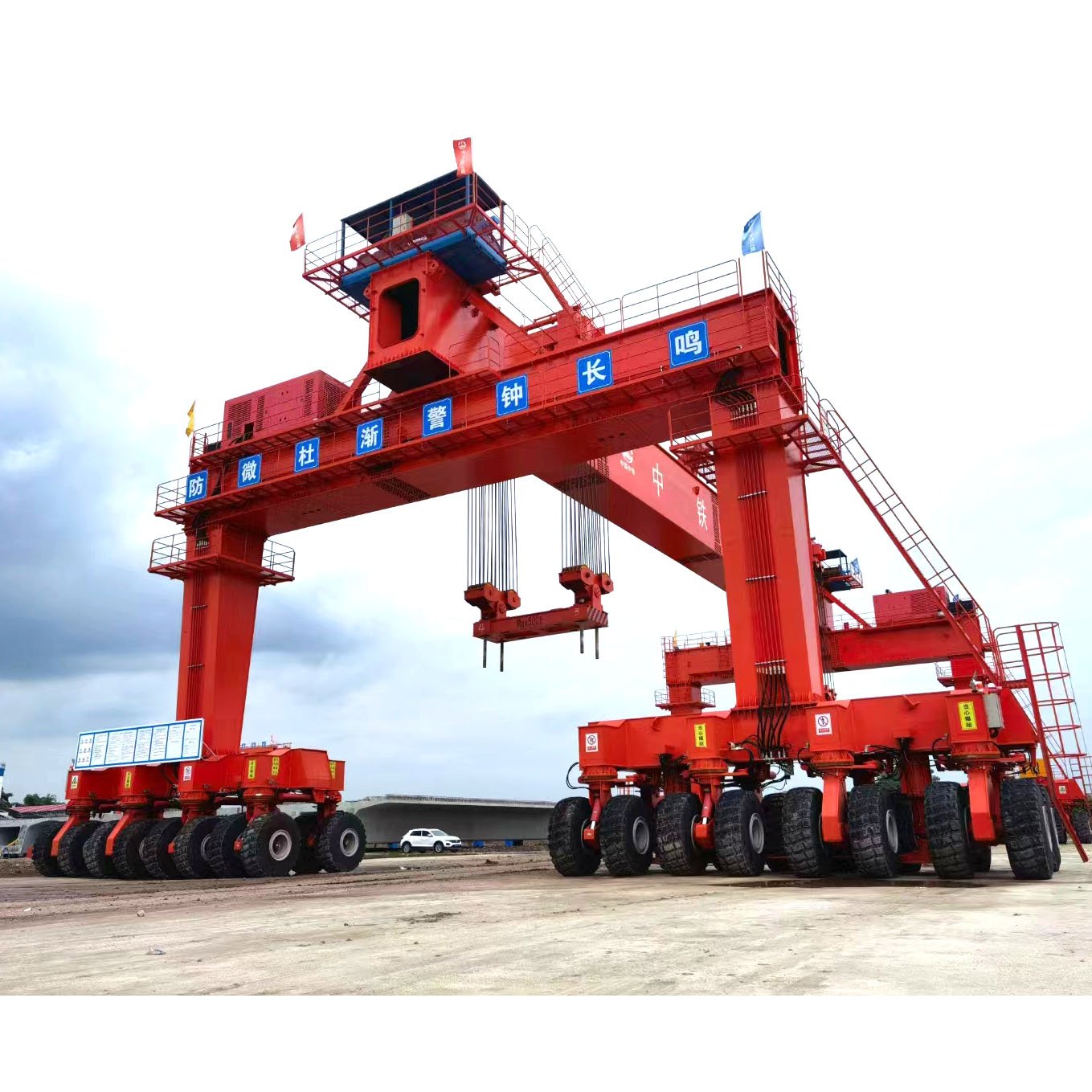 Yaou 10 Ton 30 Ton 50 Ton 80 Ton 100 Ton Rubber Wheeled Mobile Marine Gantry Crane for Engineering & Construction Machinery