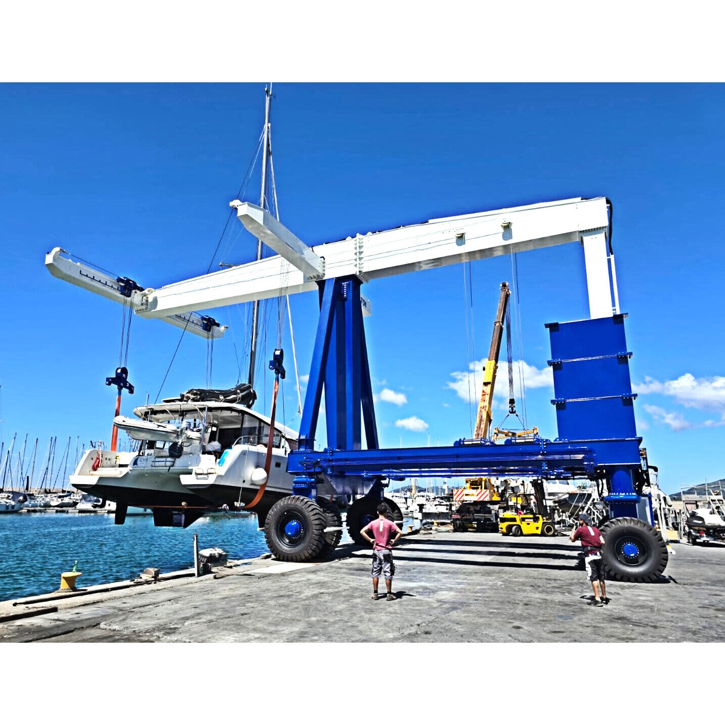 Mobile Boat Lifting Gantry Cranes Ranging From 20 Tons to 100 Tons Are Widely Used in Port Terminals