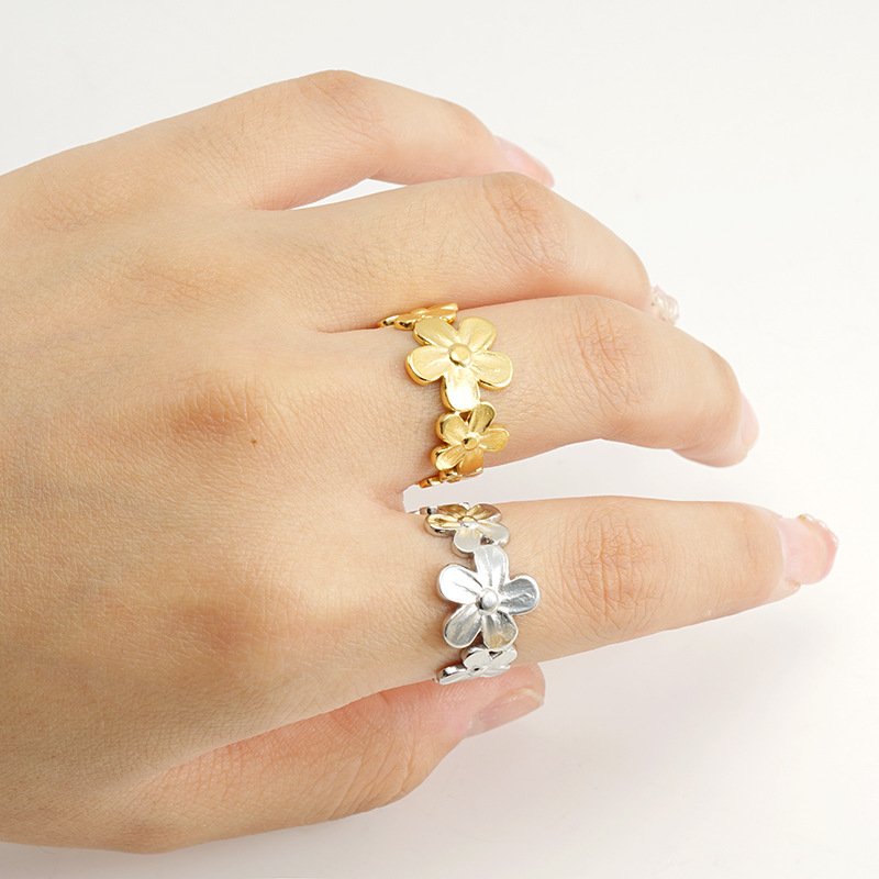 Personalized Fresh Style Flower Ring Titanium Steel 18k Live Ring