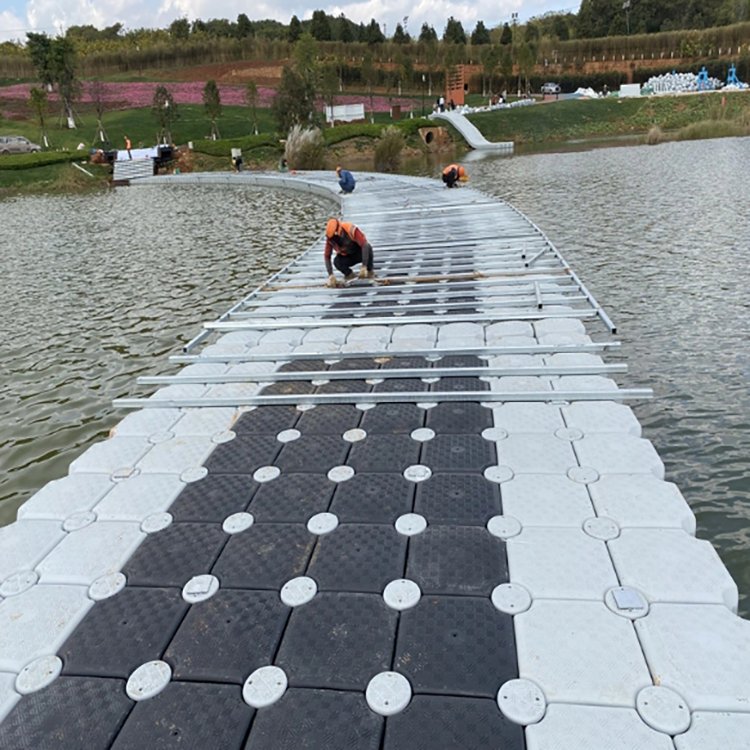 Plastic Modular Floating Pontoon Dock Platforms and Accessories for Sale