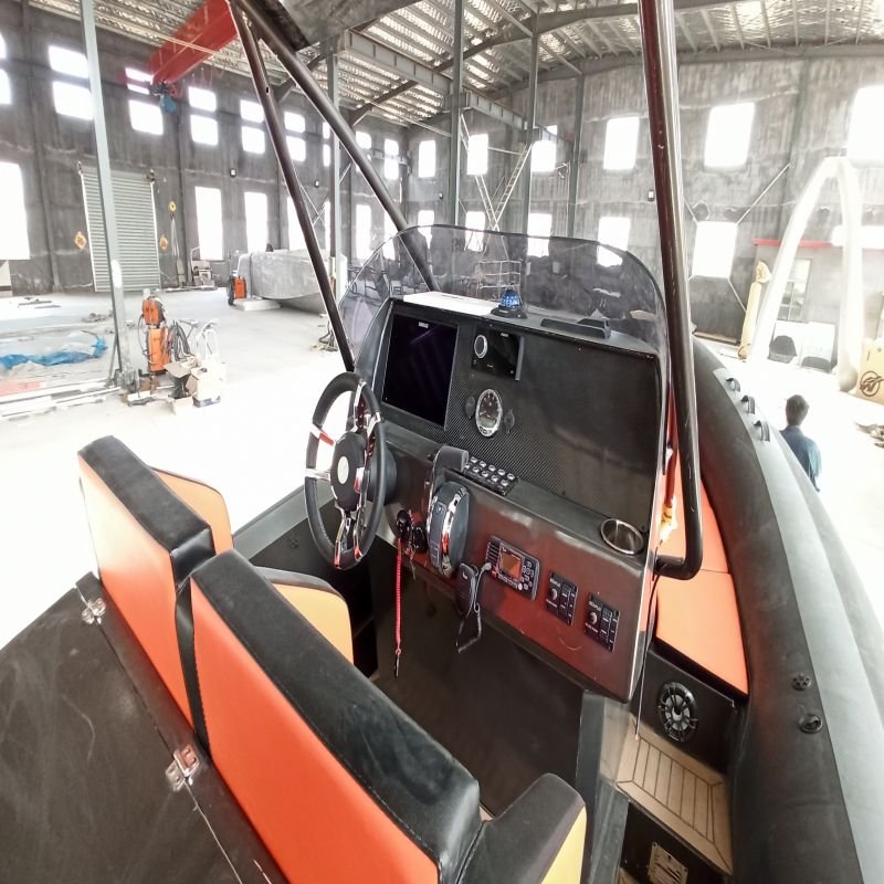 Patrol Inflatable Rib850 Boat Luxury Yacht PVC Hypalon Material Fishing Rowing Canoe Aluminum Hull Outboard Lake Sports