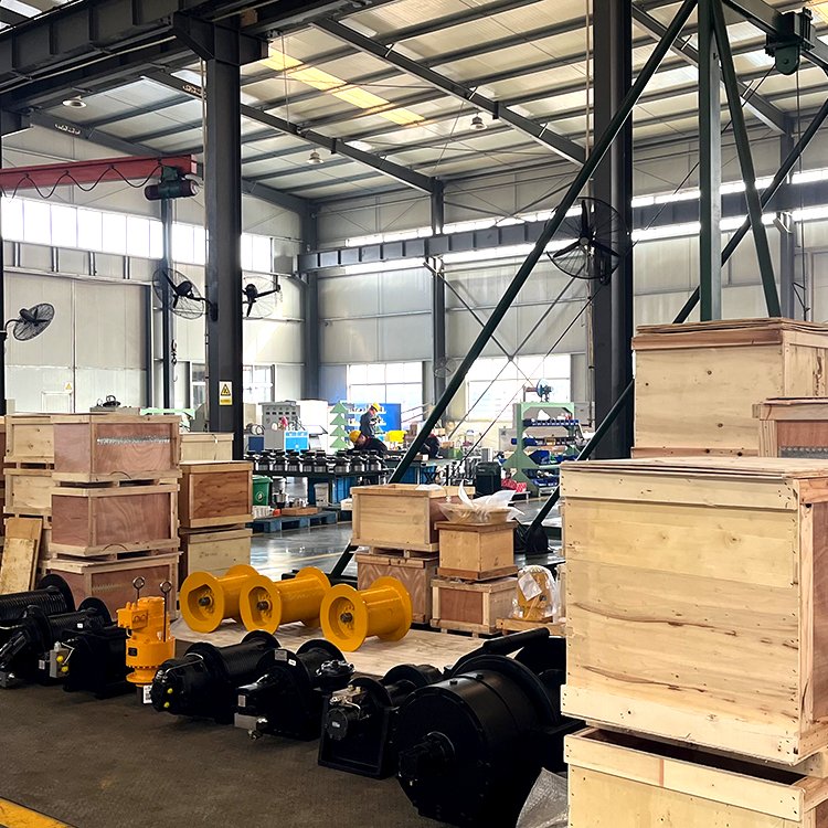 Electric Marine Hydraulic Winch for Anchor Cable Windlass Cranes & Construction Cable Pulling Applications by Holzspalter
