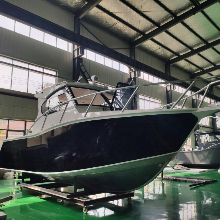 CE Approved 7.5m 25ft Fully Welded Family Cruising Fishing Vessel Open Door Cabin Aluminum Boat Fishing Yacht