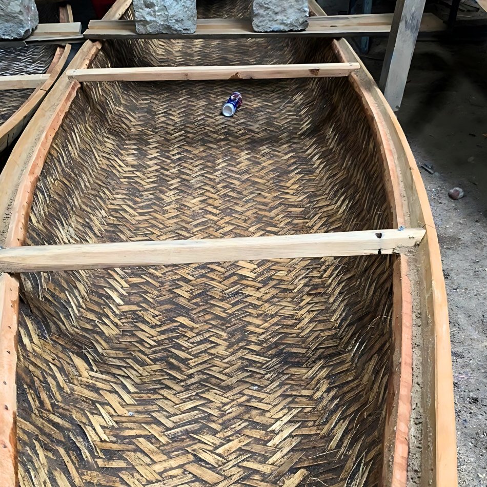 Vietnamese Custom Bamboo Wood Rowing Boat Fast Delivery for Lake & River Outdoor Adventure Fishing OEM ODM Custom Entertainment