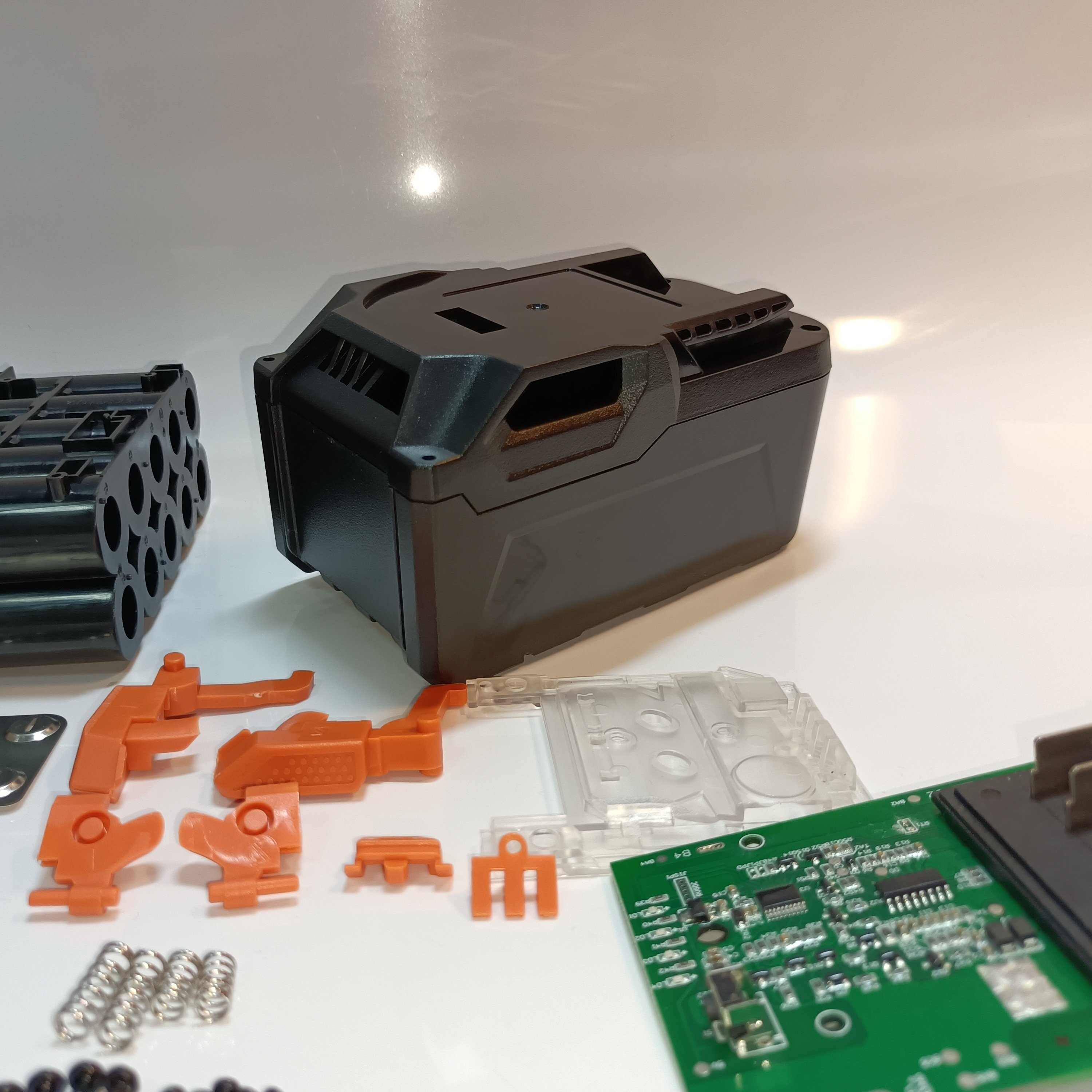 Factory Price AEG RIGID 18v 8.0AH 10AH L1830R 10 Cells 21700 Plastic case Plastic Housing Plastic Cover Bms 6.0AH L1240 L1215