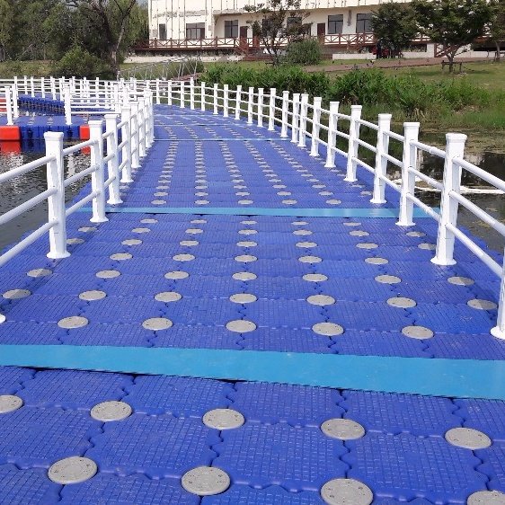 Boathouse Slips Ramp Port Floating Deck for Pond Covered Boat Dock Prices Floating Deck in Water