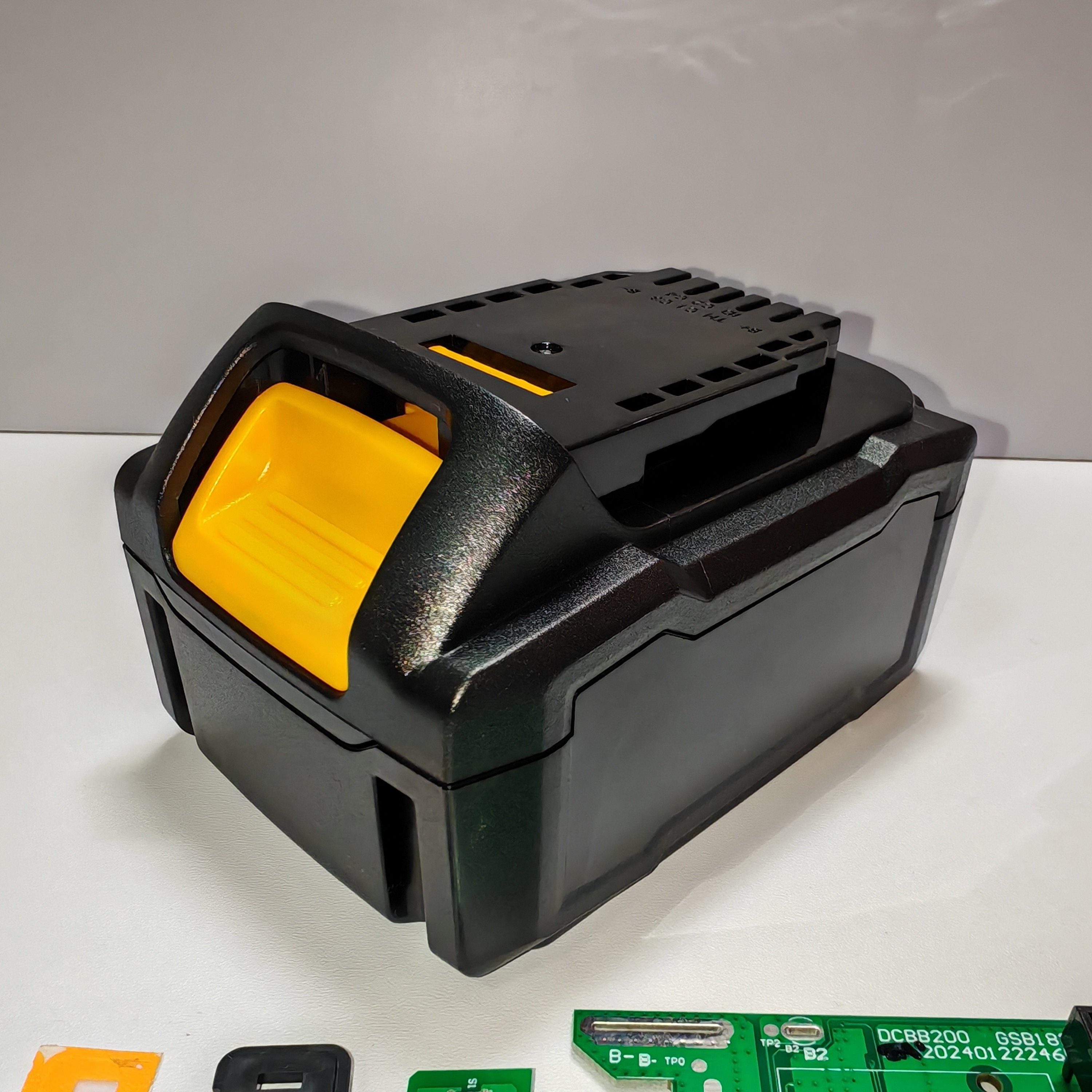 Factory Price Dewal DCB206 DCB205 20V 18V Plastic case 3.0AH 4.0ah 5.0ah 6.0Ah Plastic Housing 10 Cell Plastic Cover Kit Bms PCB
