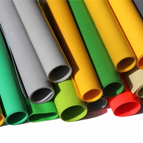 China Factory Price 10oz Vinyl Coated PVC Fabric High Strength PVC Coated Fabric in Rolls for Truck Cover Tent