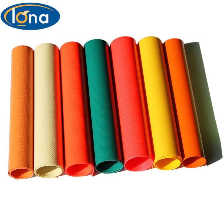 Polyester 600 D PVC Coated Oxford Fabric for Bag Tent Use in China