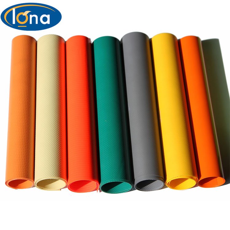 Polyester 600 D PVC Coated Oxford Fabric for Bag Tent Use in China