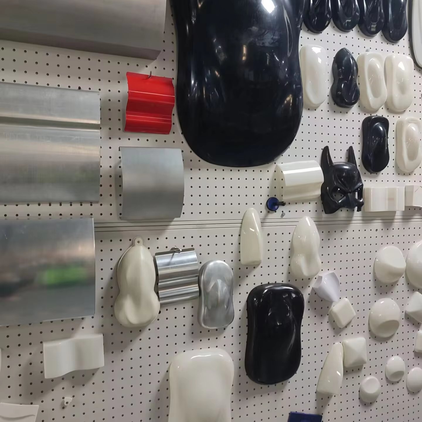 ABS PP Material Automobile Spray Paint Plastic Car Model Plastic Car Shape for Car Painting Sample Display