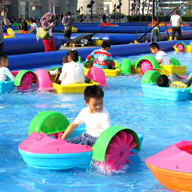Commercial Kids or Family Size Summer Water Game Plastic Hand Paddle Rowing Boat Water Paddle Boats for Sale