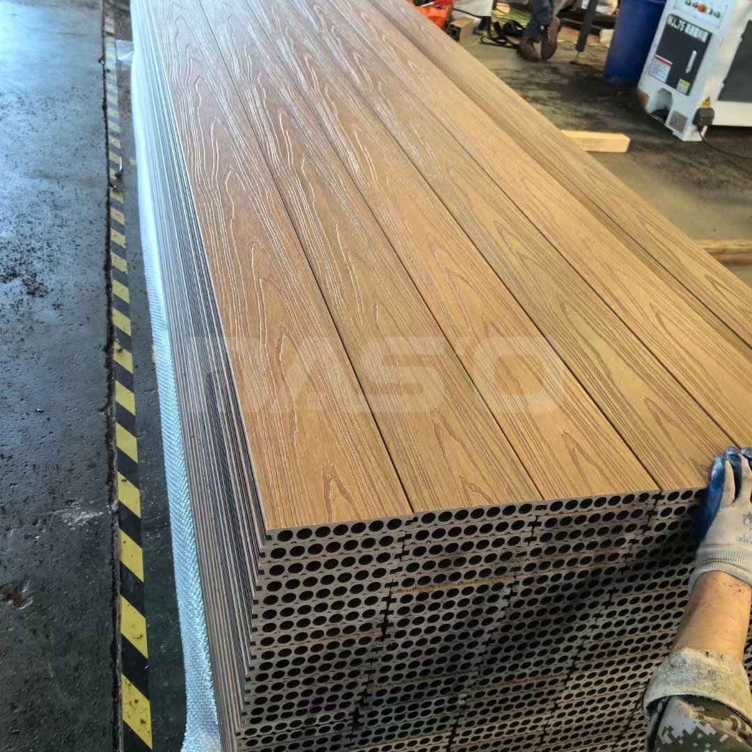 Hot Sale Best Quality Teak Outdoor WPC Solid Decking Waterproof Co-Extrusion Composite Decking Floor for Garden Application