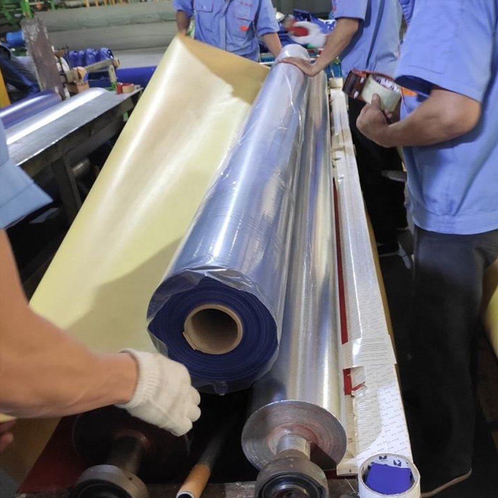 1100gsm Tensile Fabric Low Surface Friction Membrane Tensile Structure Material PVC Tarpaulins With UV Resistance