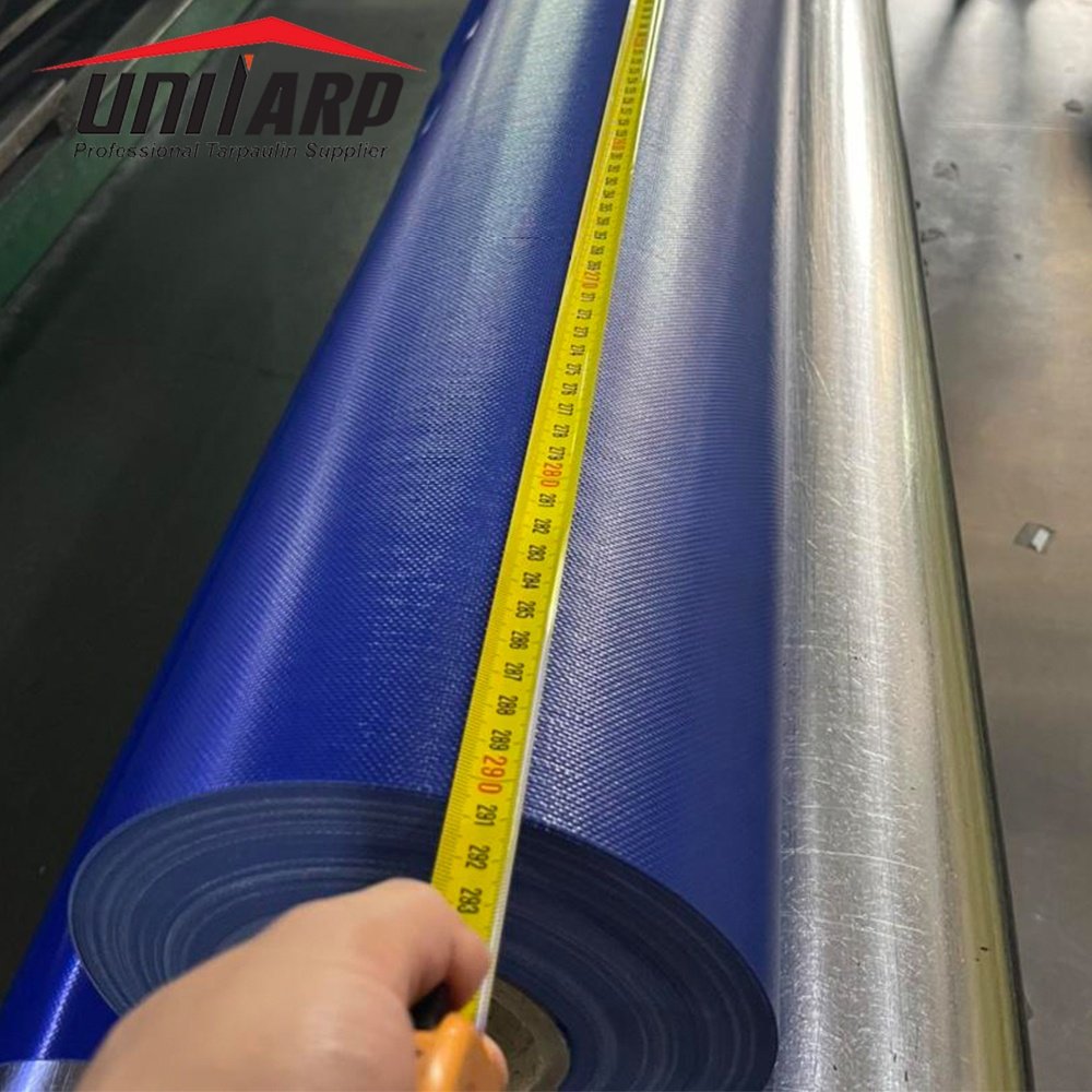 PVC Coated Woven Polyester Tarpaulin Roll Abrasion Resistant 1100dex 600gsm Knife Scraped Tarpaulin