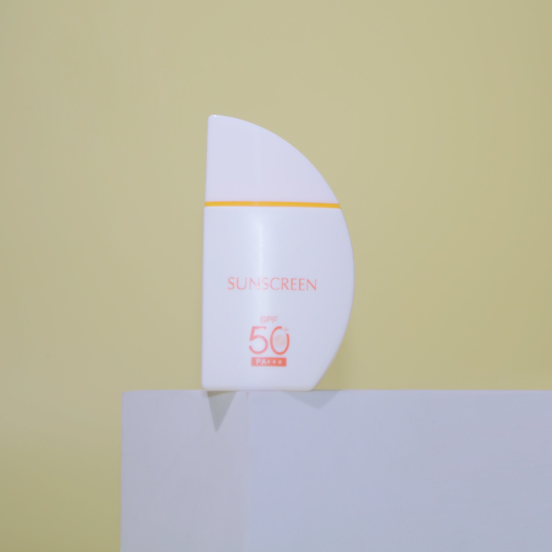 50ml Empty Boat Shape Plastic Sunscreen Bottle Packaging Squeeze Skincare Cream Bottle With Screw Cover