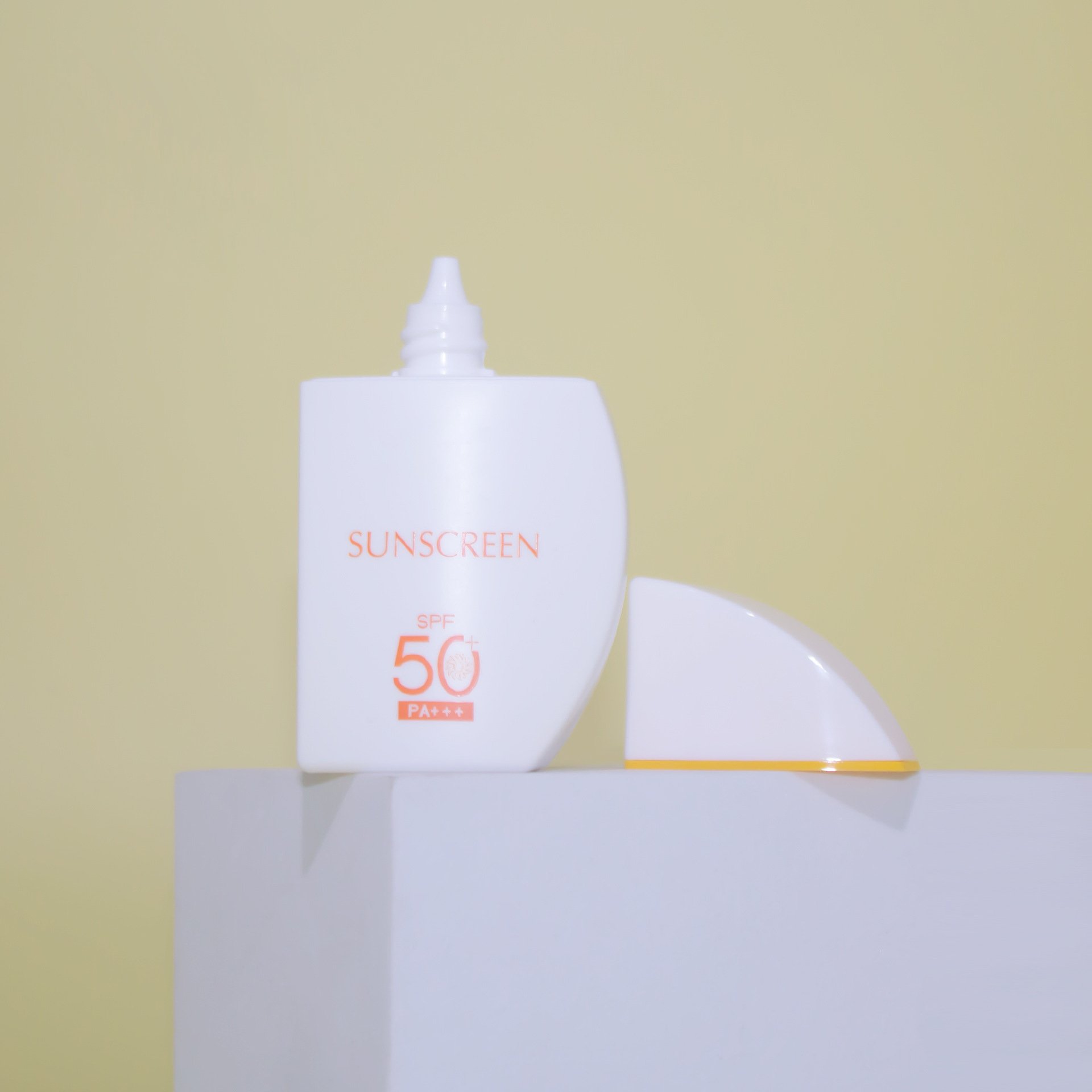 50ml Empty Boat Shape Plastic Sunscreen Bottle Packaging Squeeze Skincare Cream Bottle With Screw Cover