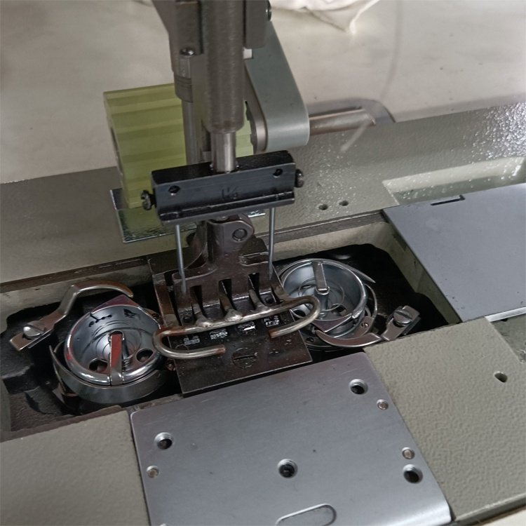 Hot Sale Cylone Sewing Double Needle Lockstitch Walking Foot Industrial Sewing Machine With Spare Parts Electronic 100cm Large