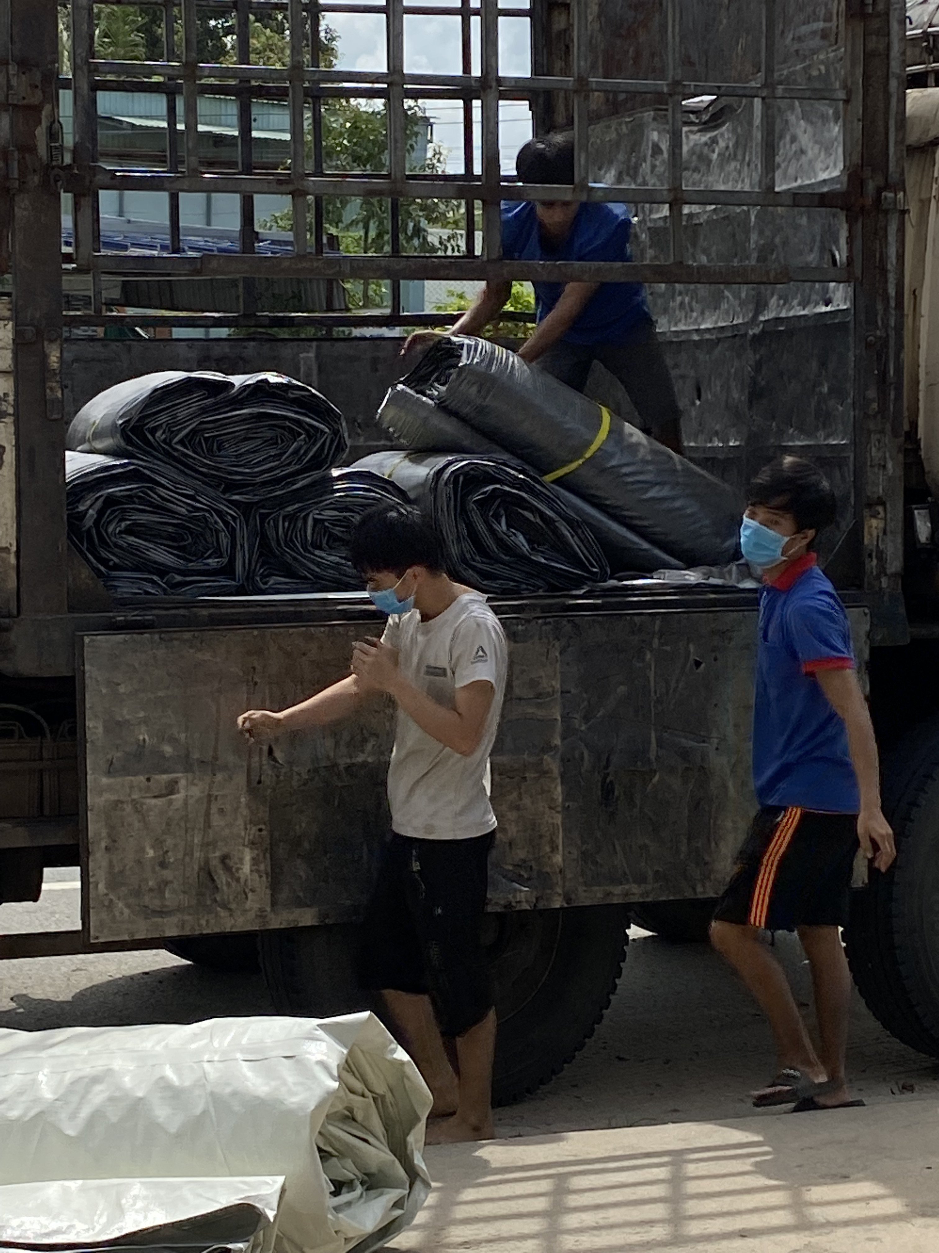Heavy Duty Black Waterproof Woven Fabric Customized PVC Tarpaulin Cover for Truck Car Boat Tent