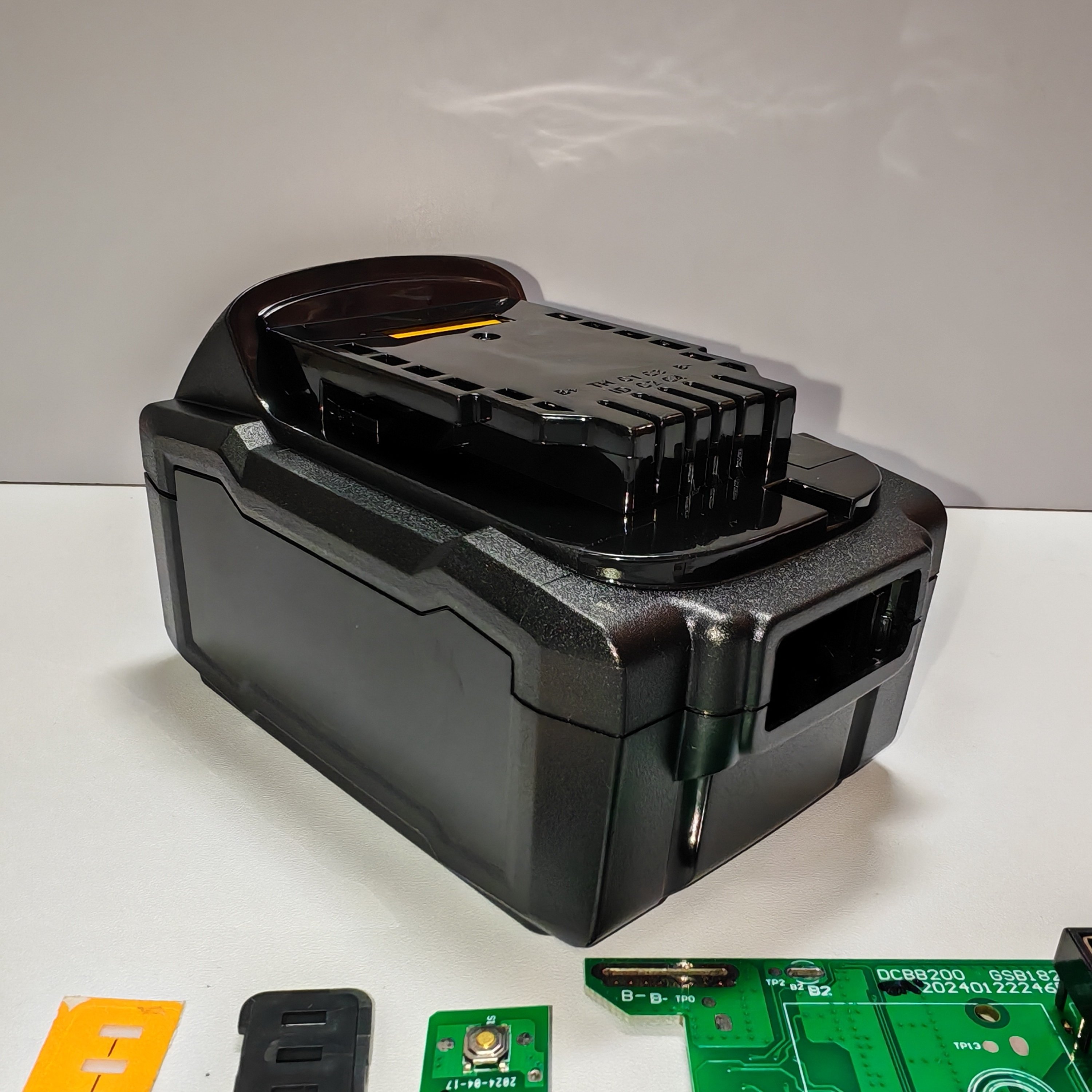 Factory Price Dewal DCB206 DCB205 20V 18V Plastic case 3.0AH 4.0ah 5.0ah 6.0Ah Plastic Housing 10 Cell Plastic Cover Kit Bms PCB