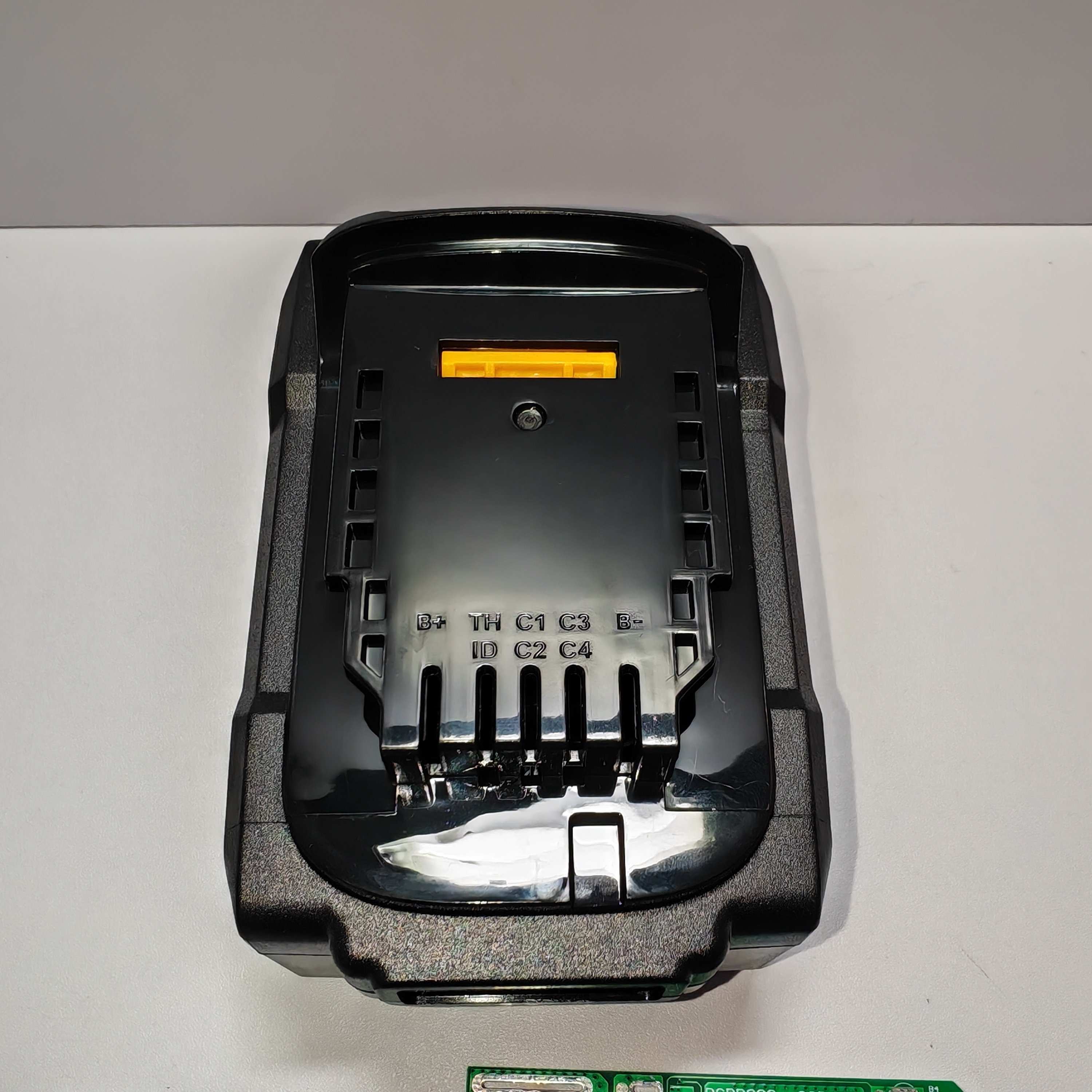 Factory Price Dewal DCB206 DCB205 20V 18V Plastic case 3.0AH 4.0ah 5.0ah 6.0Ah Plastic Housing 10 Cell Plastic Cover Kit Bms PCB