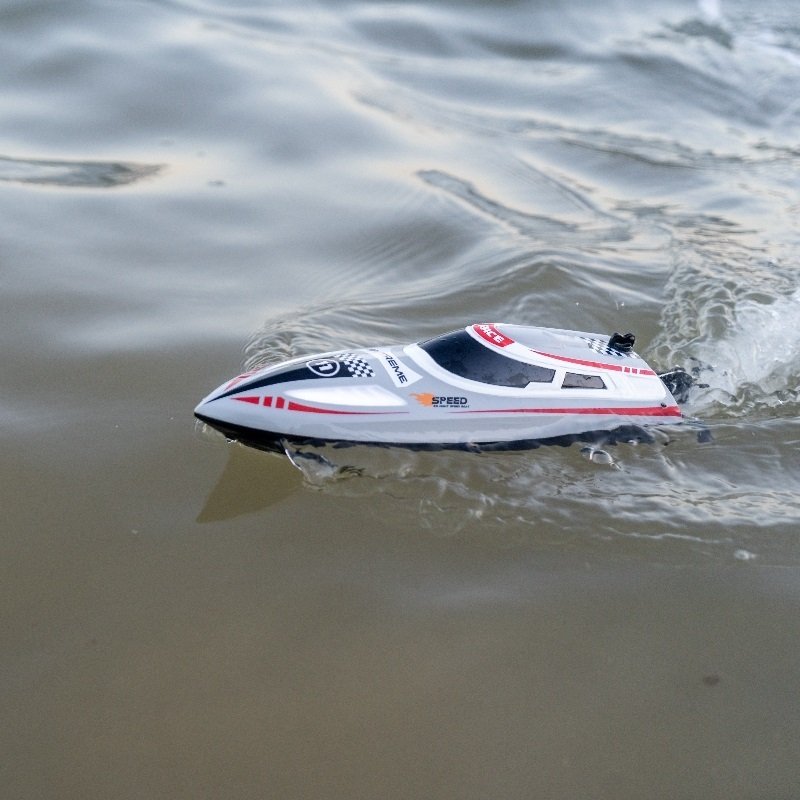 Flytec V003 High Speed RC Boat Parts Rapid Driving Water Sensor Boat Cover Waterproof Boats Luxury Yacht 30KM/H Durable Kids Toy
