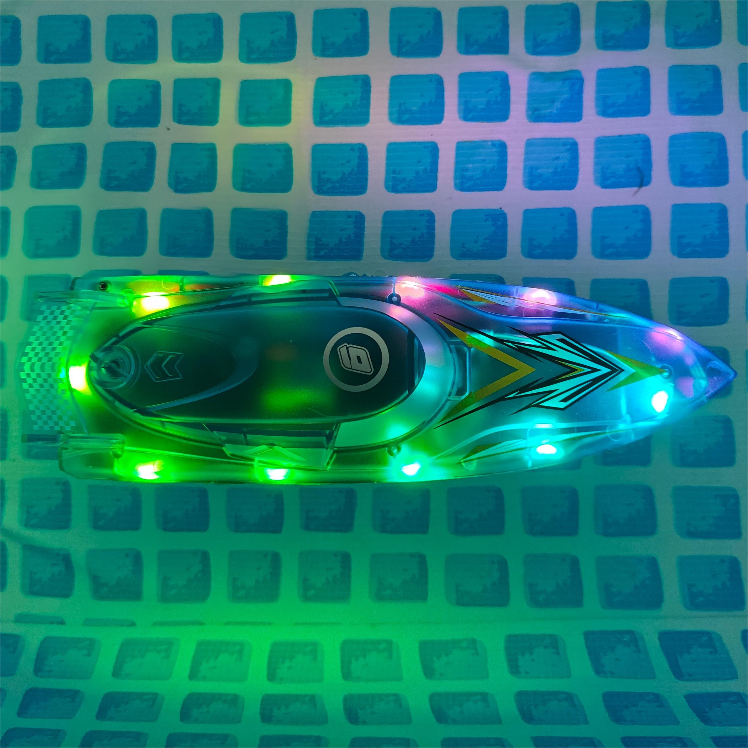 Luxury RC Boat Toy V666 Cover Waterproof Motorboat Long Endurance 80M Over Distance Reminder With Multiple LED Light Modes