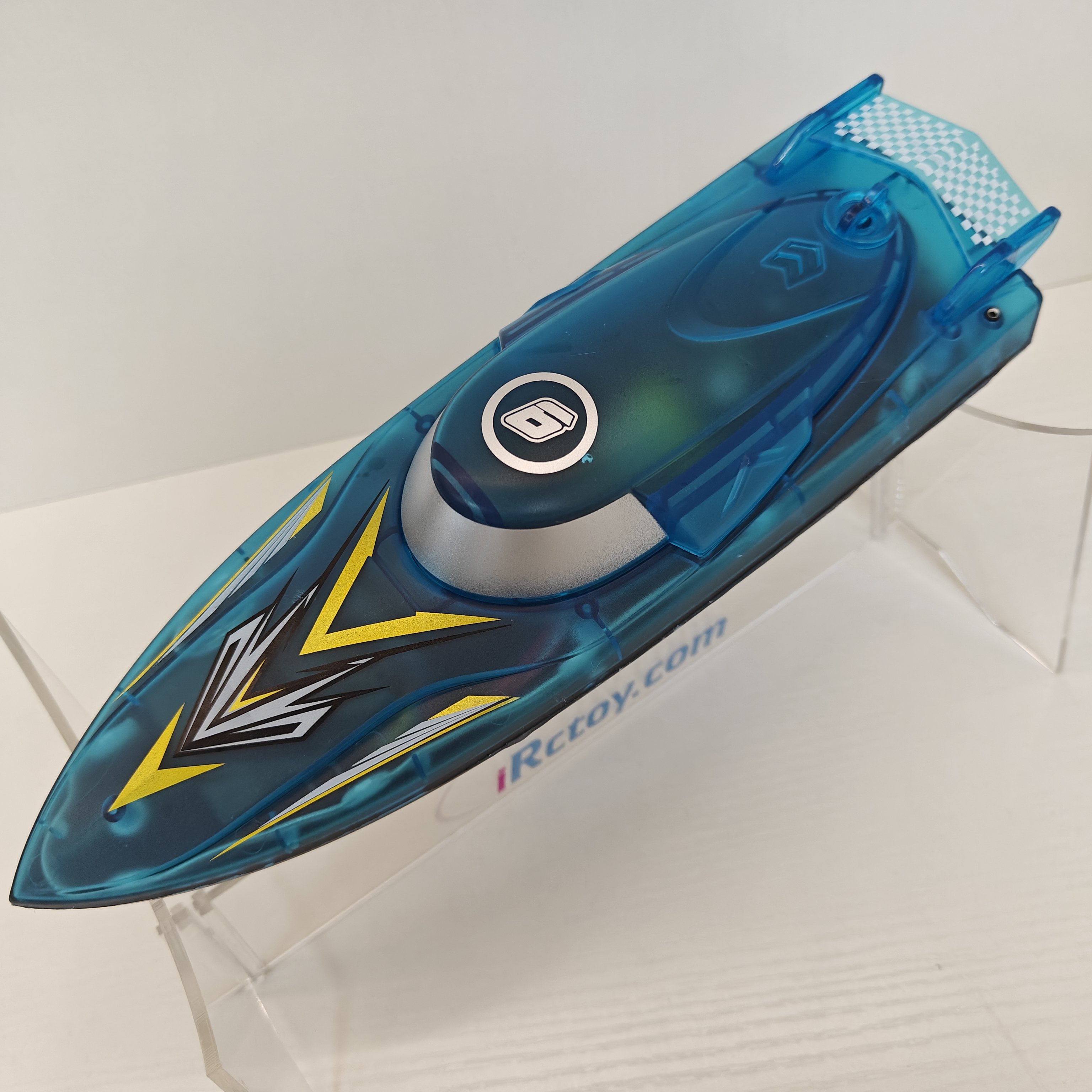 Luxury RC Boat Toy V666 Cover Waterproof Motorboat Long Endurance 80M Over Distance Reminder With Multiple LED Light Modes