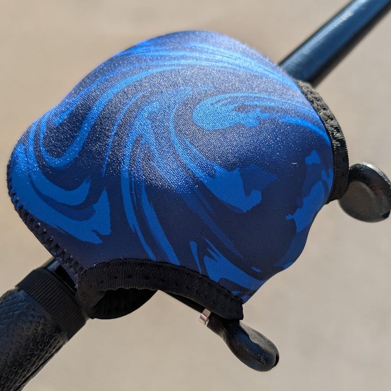 Factory Price Waterproof Fishing Neoprene Camo Printing Baitcasting Reel Cover Durable Baitcaster Reel Cover Diving Reel Sleeve