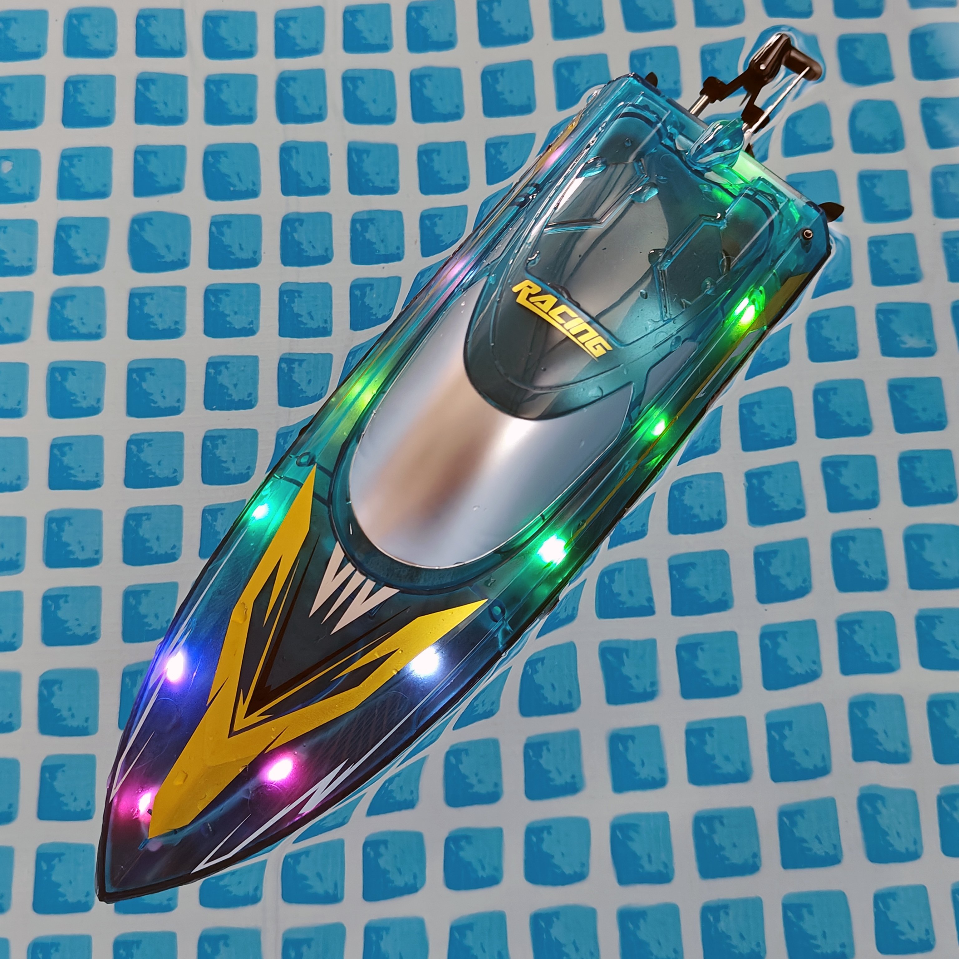 Flytec V006 RC Speed Boat High Speed Electric Boat Motor Cool Lighting Effect RGB Colorful 8-Shaped Route Driving Demo Mode